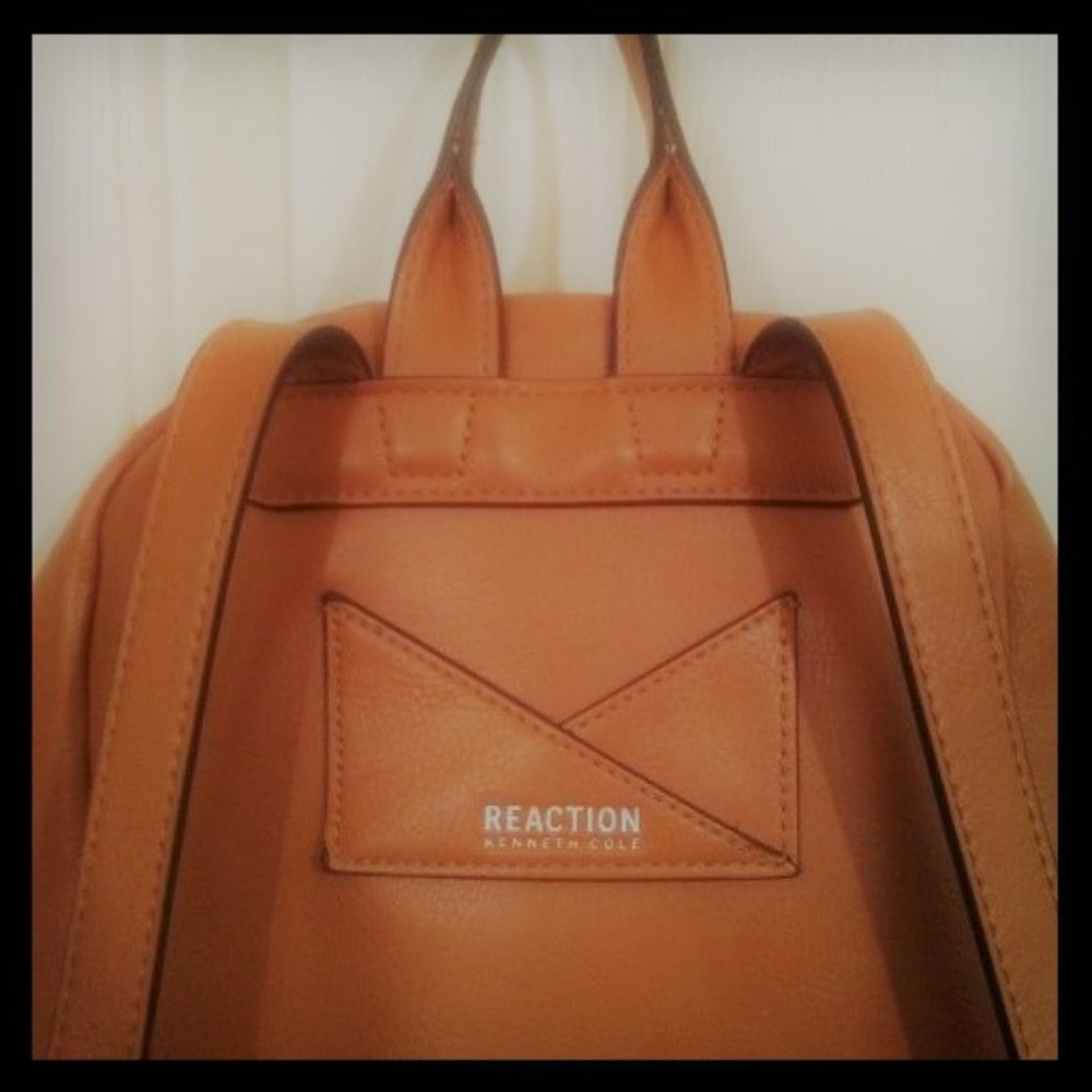 NEW Reaction Kenneth Cole Mini Backpack. - Picture 4 of 4